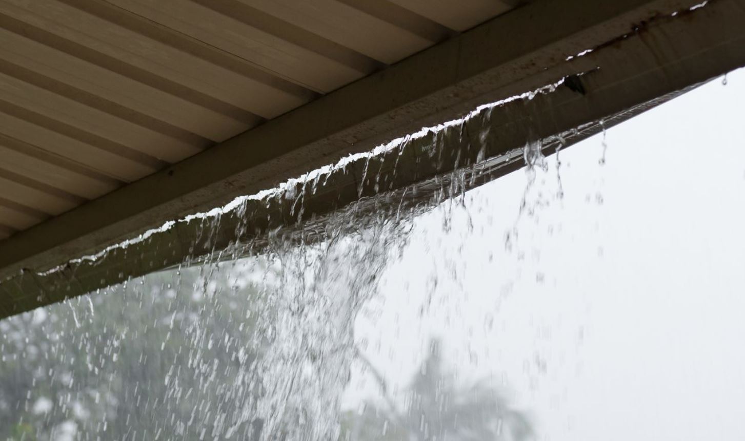leaking gutter repairs-canberra